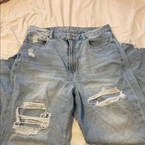 American Eagle High Waisted Mom Jean